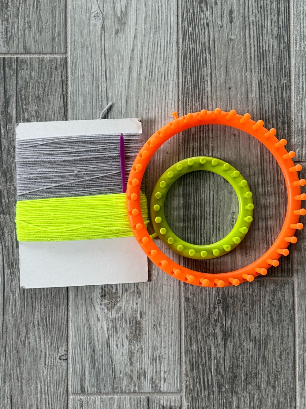 Children's Ring Loom Weaving Set - Neon Orange & Neon Green